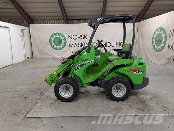 Avant 523 Stroji za nošenje alata