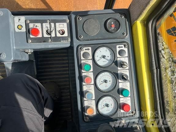 Bomag BW211 D-3 Asfaltni finišeri