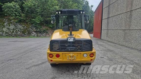 CAT 906 Utovarivači na kotačima