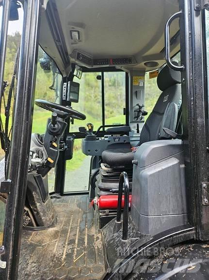 CAT 906-HF Utovarivači na kotačima