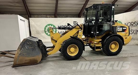 CAT 908M Utovarivači na kotačima