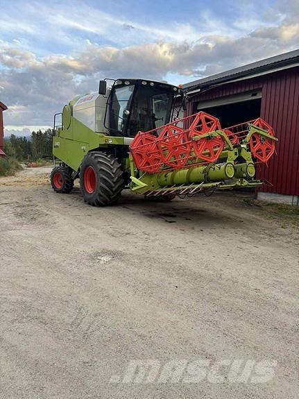 CLAAS Avero 240 Kombajni