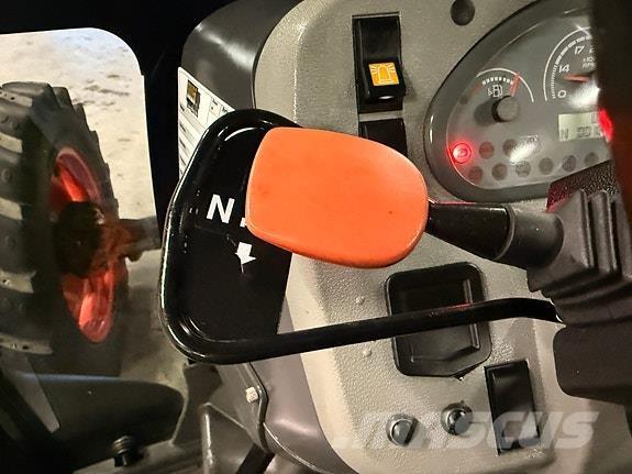 CLAAS Elios 220 Traktori