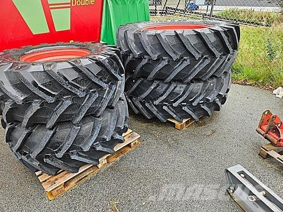 Fendt 300 Traktori