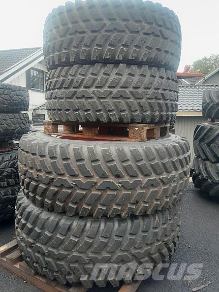 Fendt TRI 2 m/pigg Traktori