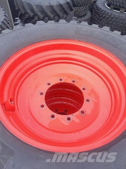 Fendt TRI 2 m/pigg Traktori