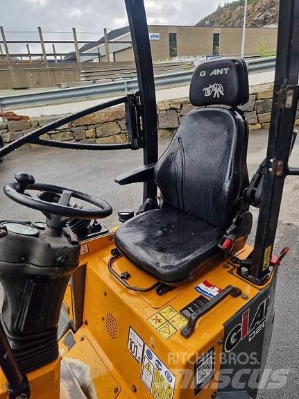 GiANT D204SW Skid steer mini utovarivači