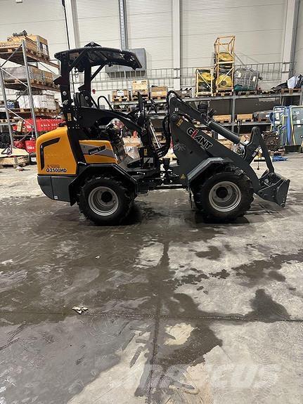 GiANT G2500HD+ Skid steer mini utovarivači