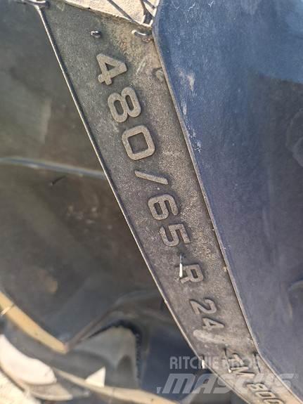 John Deere  Traktori