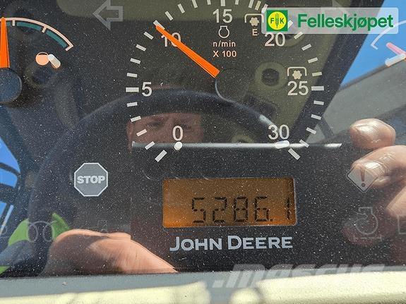 John Deere 4720 Traktori