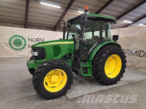 John Deere 5720 Traktori