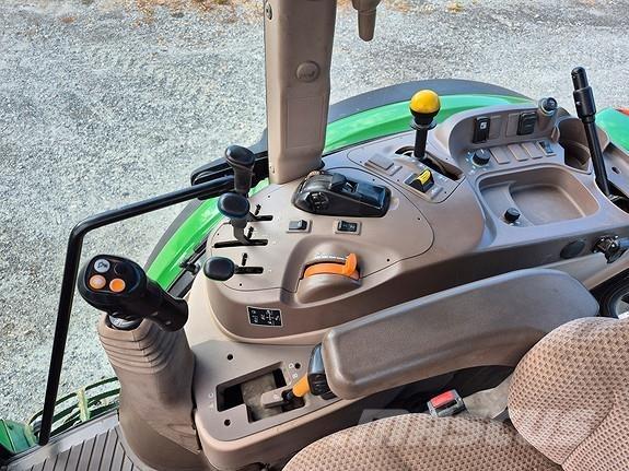 John Deere 6110MC Traktori