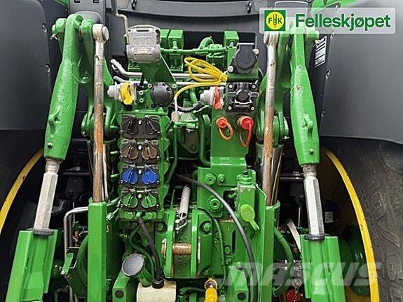 John Deere 6155R Traktori