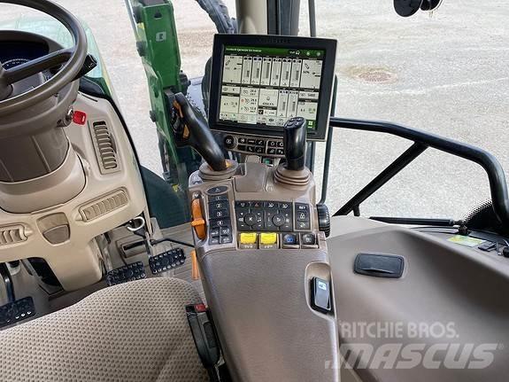 John Deere 6215R Traktori