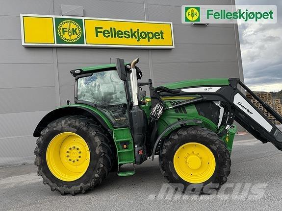 John Deere 6215R Traktori