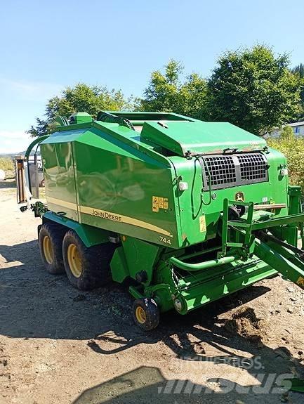John Deere 744 Rolo balirke