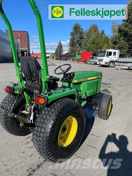 John Deere 955 Traktori