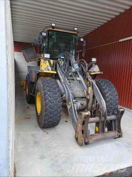Komatsu WA200 PT Utovarivači na kotačima