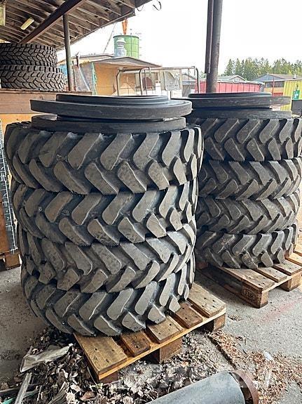 Kumho 10.00-20 Gume, kotači i naplatci