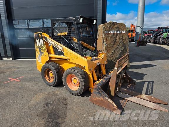 Mustang 2040 Skid steer mini utovarivači
