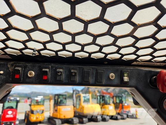 Mustang 2040 Skid steer mini utovarivači