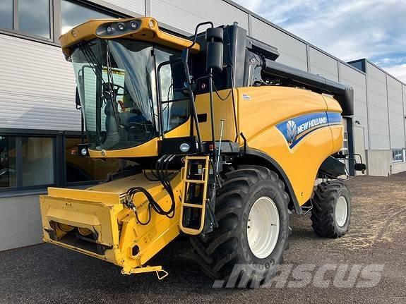 New Holland CX5080 Kombajni