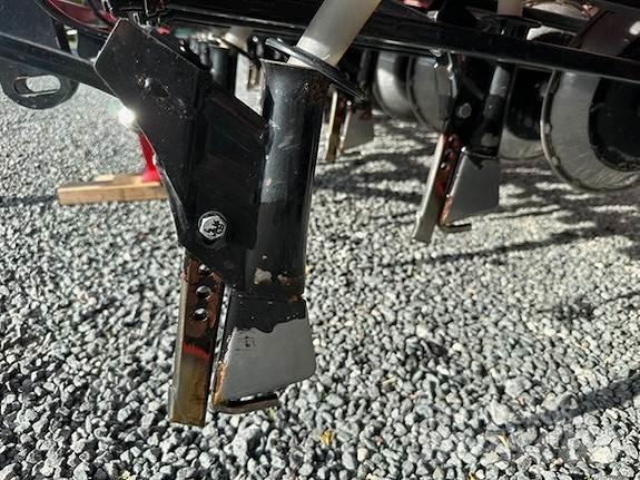 Simulta 2500LB Rasipači mineralnog  gnojiva