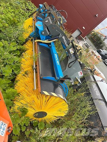 Snowek AH 330 Ostali strojevi za ceste i snijeg