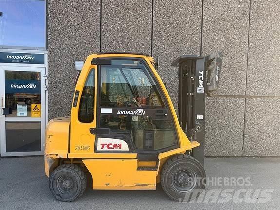 TCM FD25 Dizelski viličari