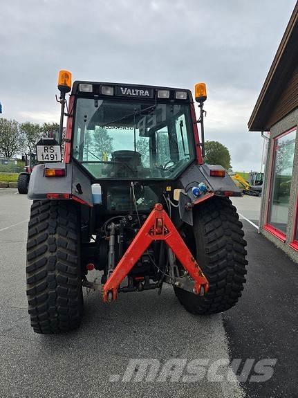 Valtra 6400 Traktori