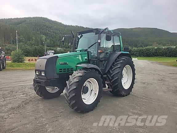 Valtra 6750-4 Traktori