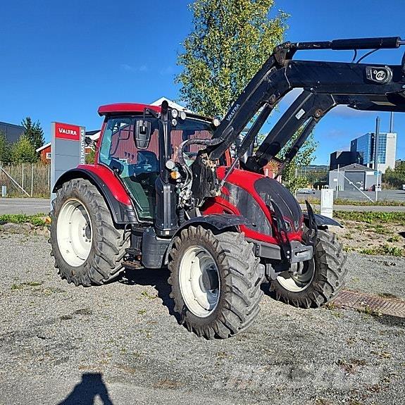 Valtra N-104 Traktori