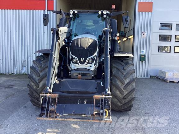 Valtra N 114E Traktori