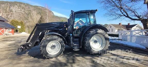 Valtra N135 Traktori