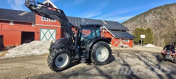 Valtra N135 Traktori