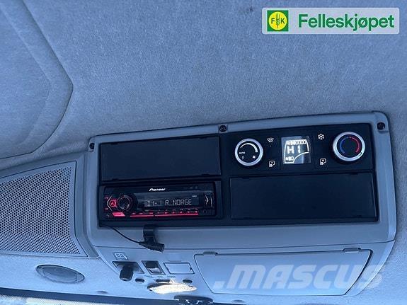 Valtra N174 Traktori