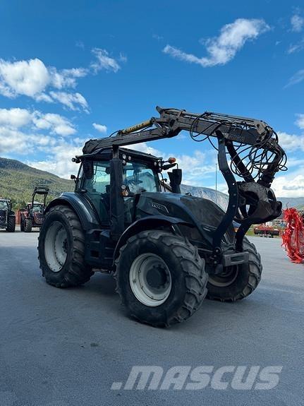 Valtra T194V Traktori