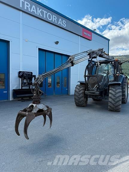 Valtra T194V Traktori