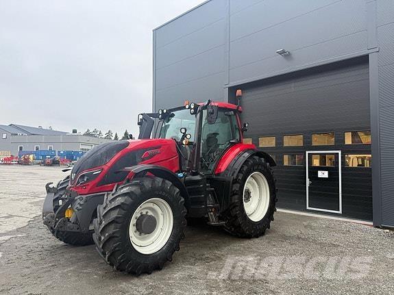 Valtra T234D Traktori