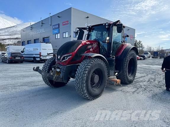 Valtra T235 Traktori