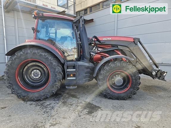 Valtra T235 Traktori
