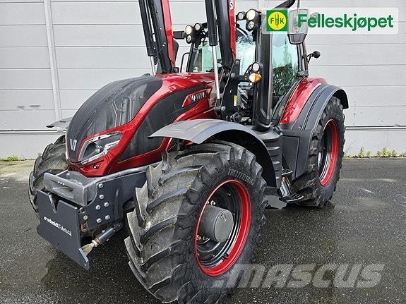Valtra T235 Traktori