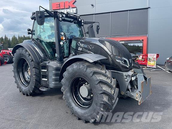 Valtra T235 Traktori