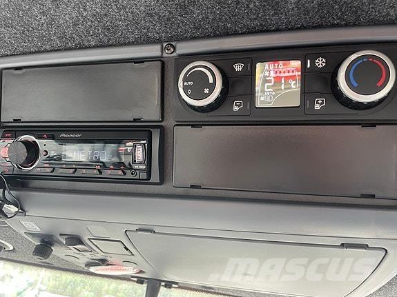 Valtra T235 Traktori