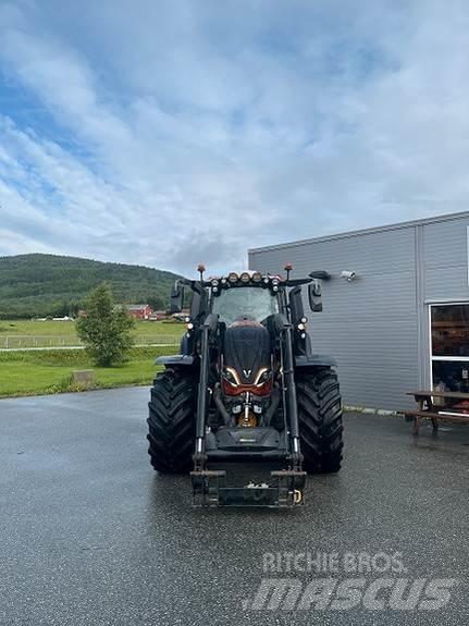 Valtra T235D Traktori