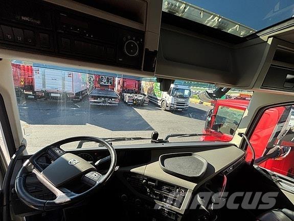 Volvo  Demontažnii kamioni za podizanje kabela