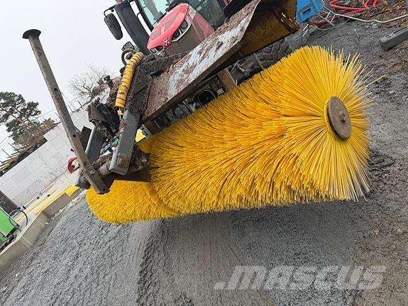   Ostali strojevi za ceste i snijeg