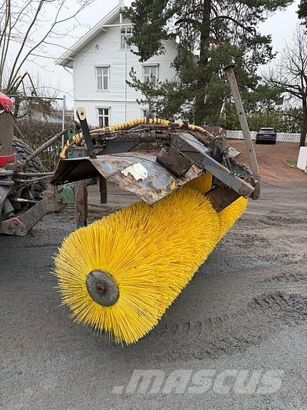   Ostali strojevi za ceste i snijeg