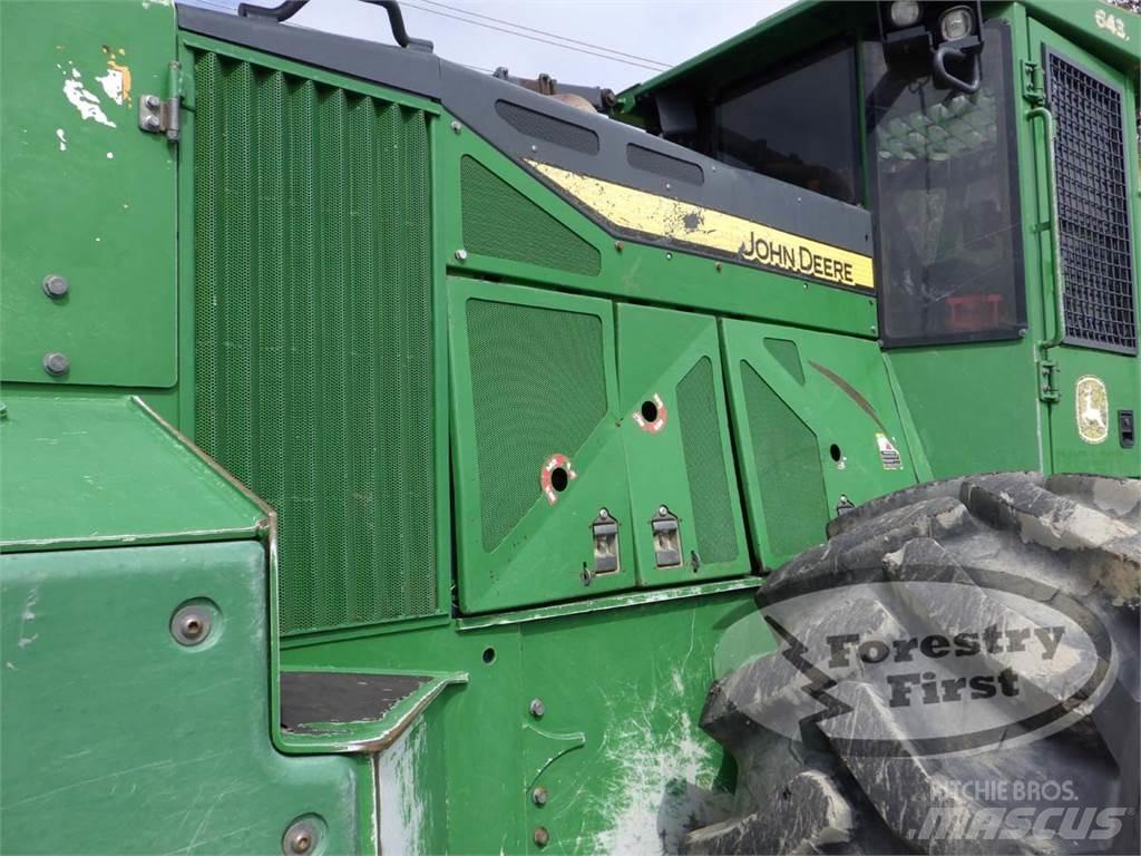 John Deere 643L Strojevi za sječu stabala