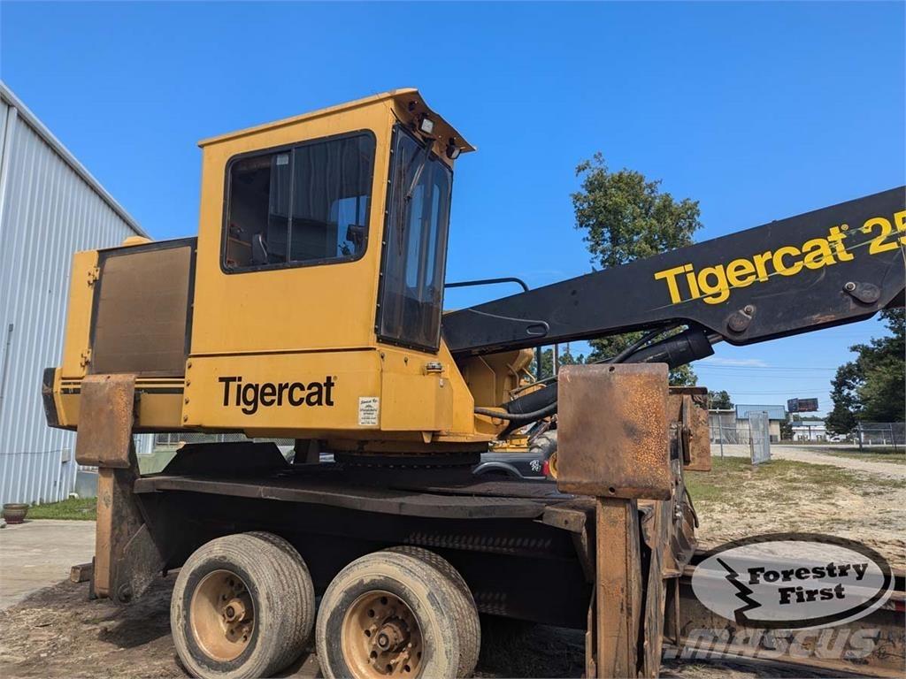 Tigercat 250D Utovarivači stabala